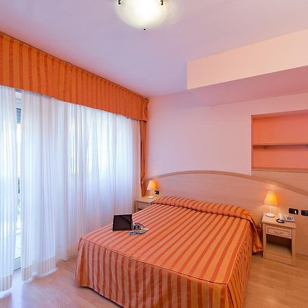 Hotel Residence Dei Fiori بافينو المظهر الخارجي الصورة