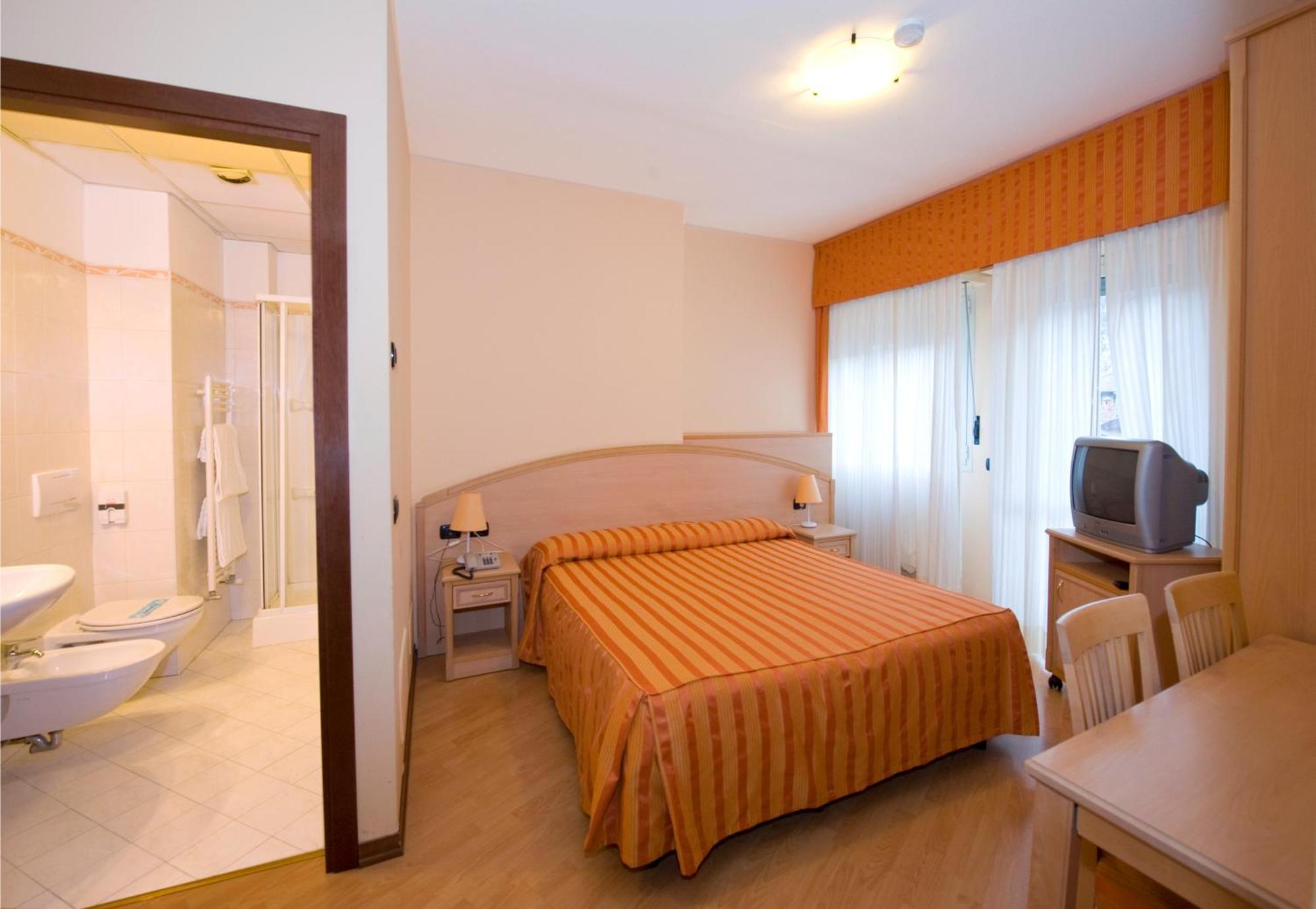 Hotel Residence Dei Fiori بافينو المظهر الخارجي الصورة