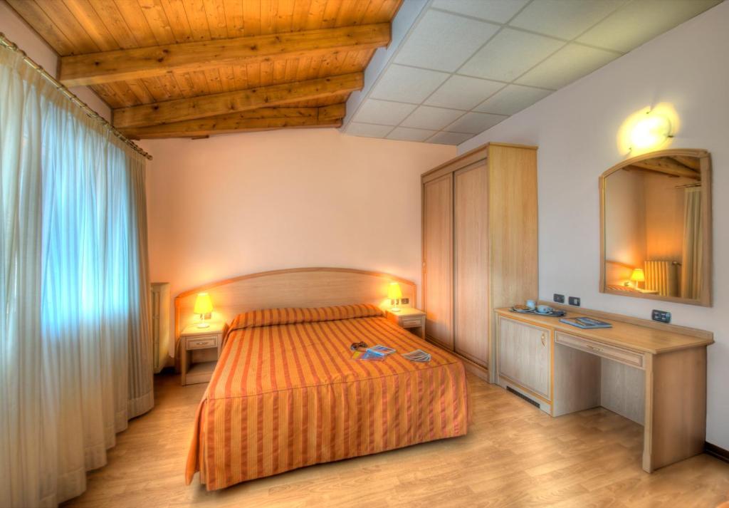 Hotel Residence Dei Fiori بافينو الغرفة الصورة